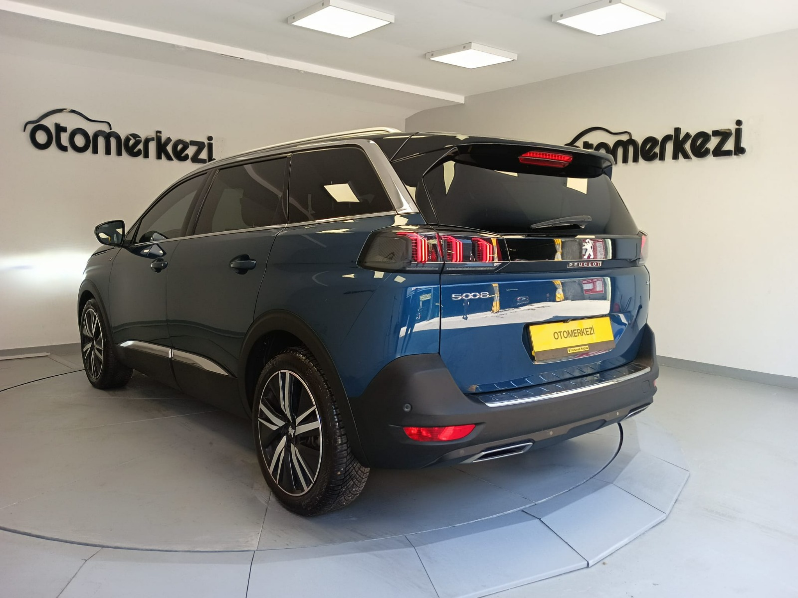 PEUGEOT 5008 26
